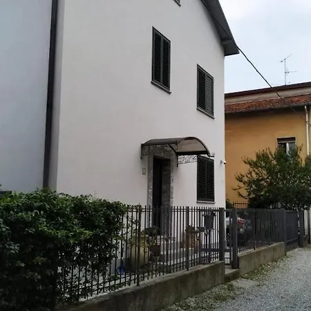 Mansarda Pascoli * Malnate
